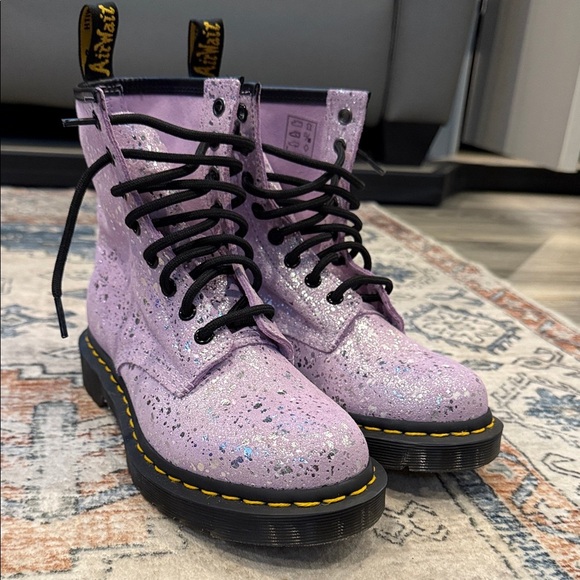 NWOT Dr. Martens Women's Sparkle Boots - Lavender & sparkly size 6 - Picture 1 of 8